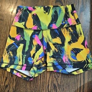 Lululemon Wunder Train Contour Fit High Rise Short 4"